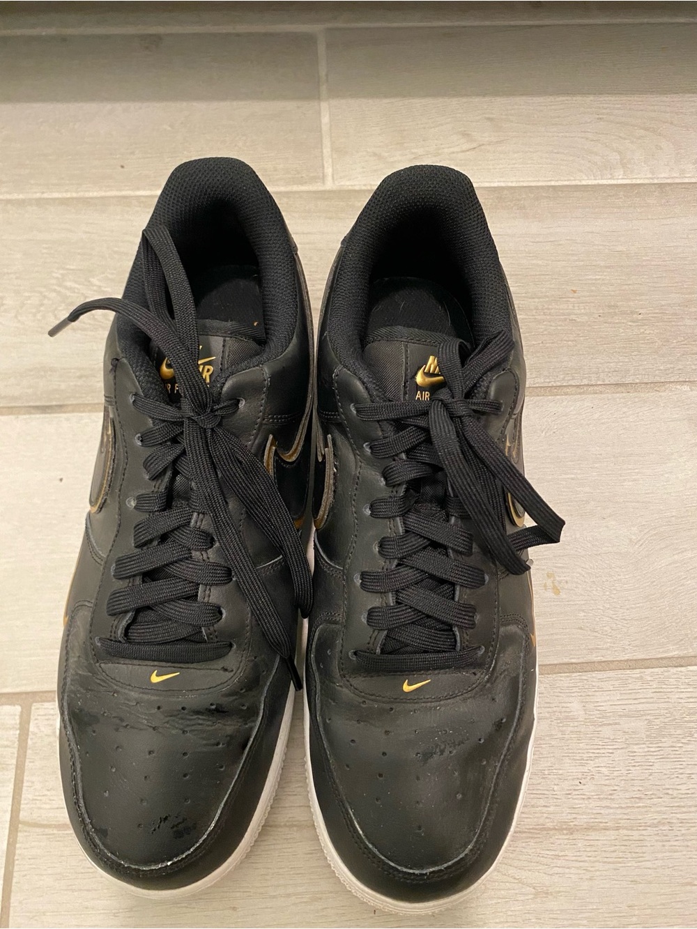 Nike Air Force 1 LV8 GS Low Top Sneakers in 'Black Metallic Gold'